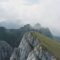 Steinerner Zeuge hoch über dem Achensee: Ein Gipfelkreuz aus Granit markiert die Seekarlspitze