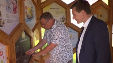 SPÖ-Landesrat Hergovich in Klein Pöchlarn: Bienenpark und nachhaltige Platznutzung
