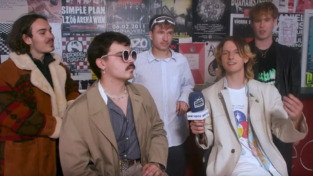 Foxy 3-7 Interview