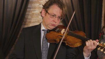 Geiger Dominik Hellsberg talkt: Musik, Familie, Klangwelten