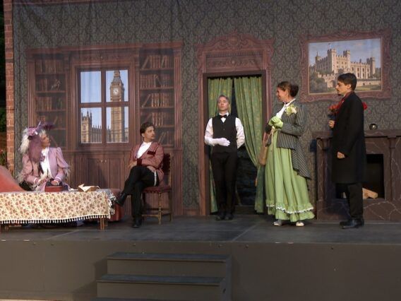 Bunbury begeistert beim Sommertheater Mödling